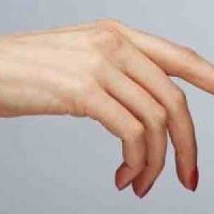 Mâinile reci ale unei femei sunt un factor natural!