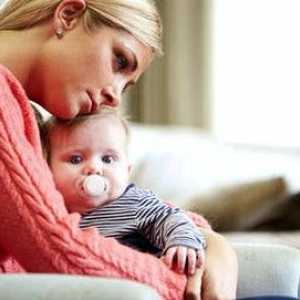 Depresia postpartum: simptome și tratament